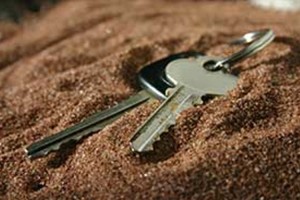 keys in sand